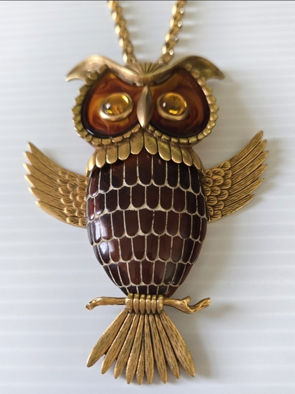 Vtg 1970s Articulated Owl 4.5" Pendant Necklace On Textured Book Chain
